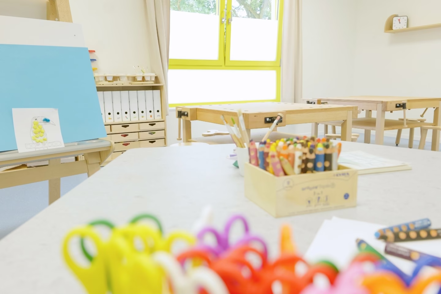Kindergarten-Atelier für kreative Projekte, Malen und Basteln
